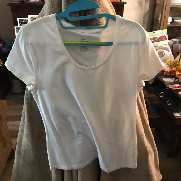 Various shirts - Picture 4 of 8